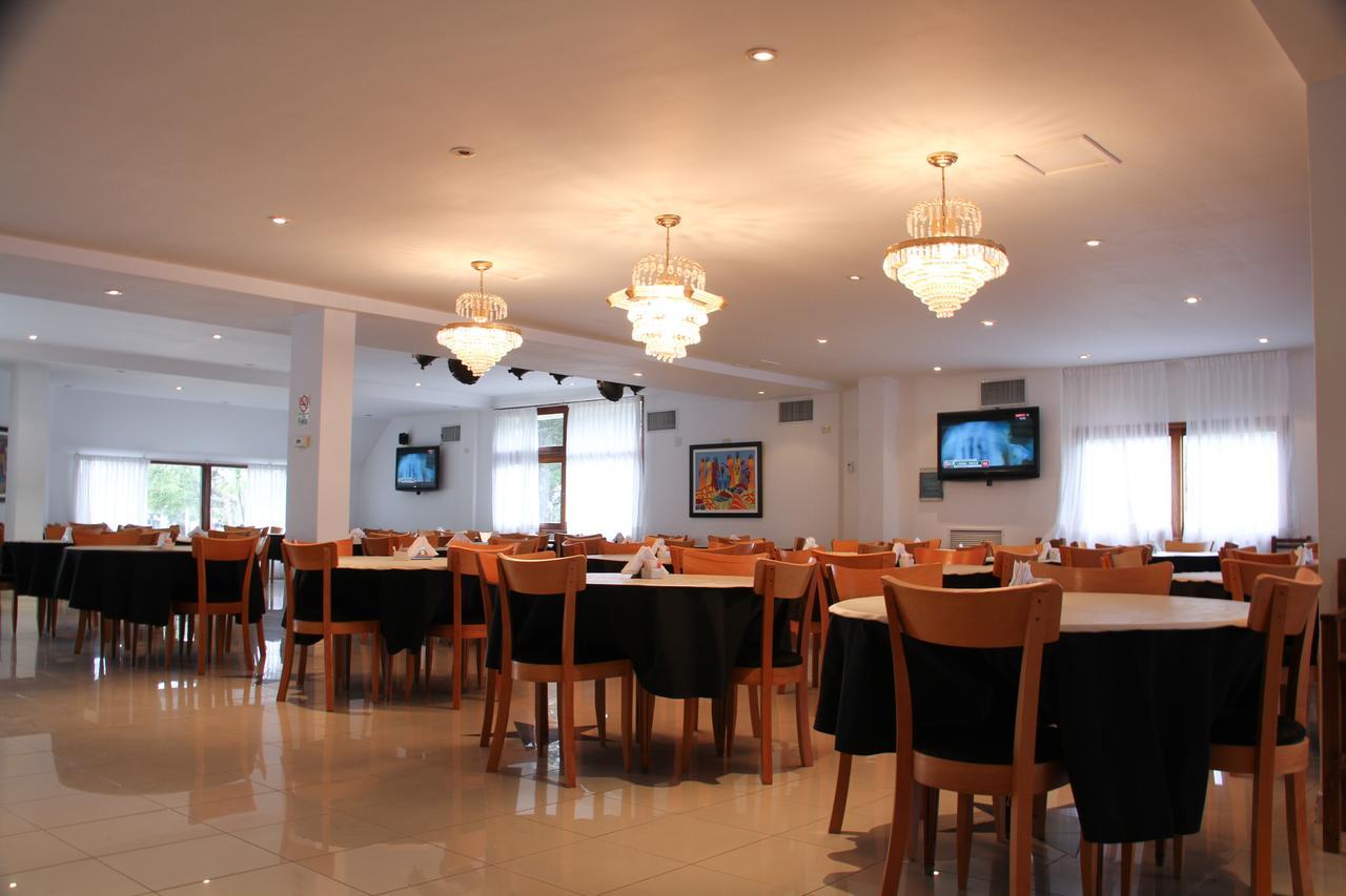 Hotel Arenas Пинамар Екстериор снимка